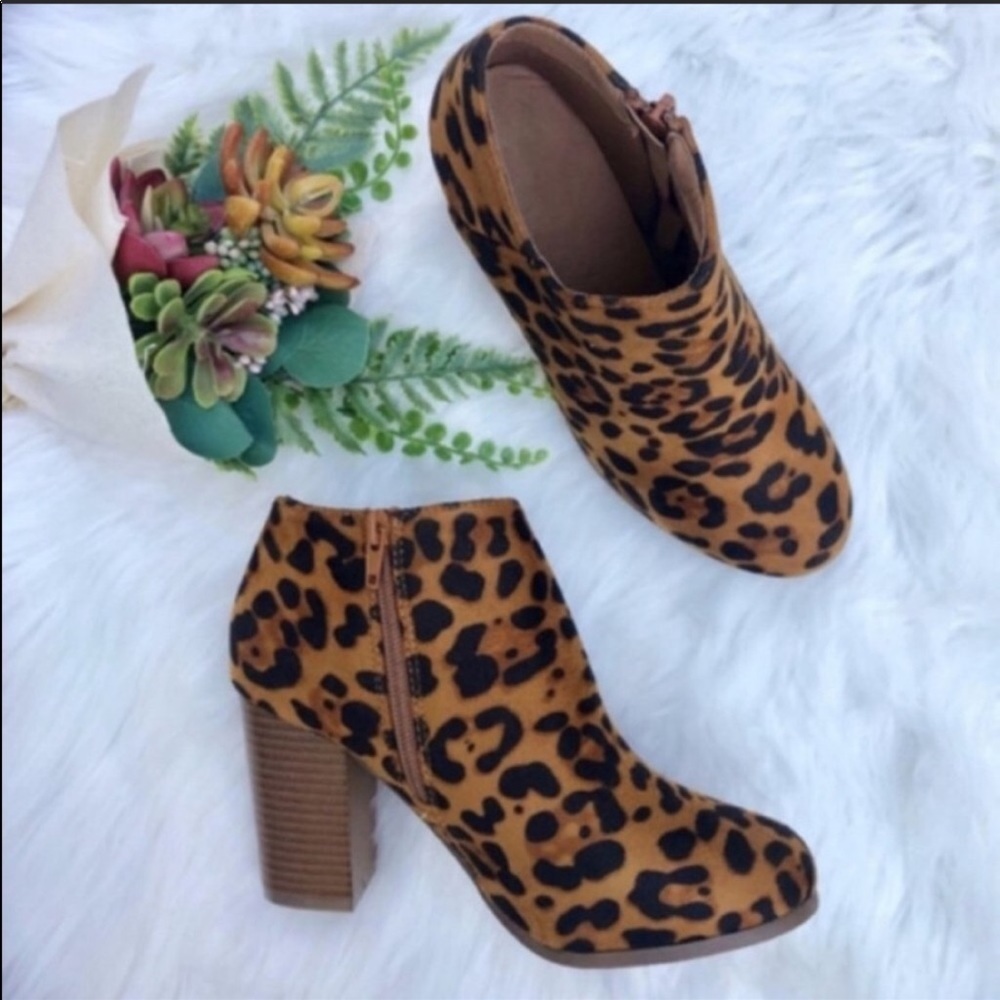 ❤️Leopard Print Contrast Heel Back Zip Booties! - Picture 5 of 5